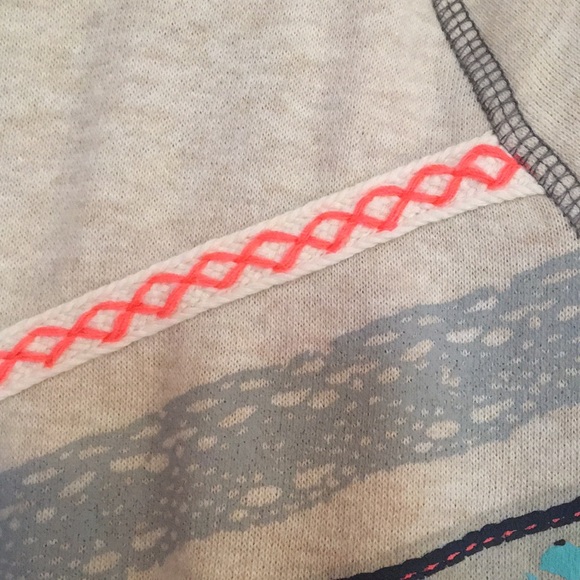 Colorful Design Sweater - Picture 3 of 5